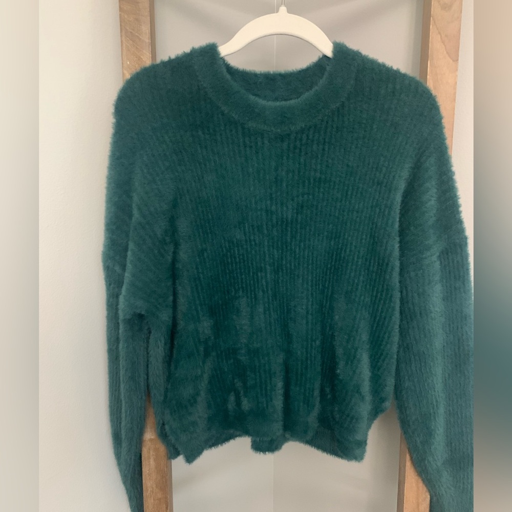 NWT Abercrombie & Fitch sweater - Picture 2 of 6